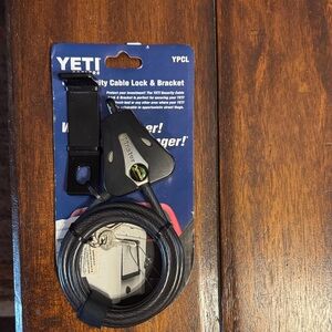 Yeti Cable Lock & Bracket - Black